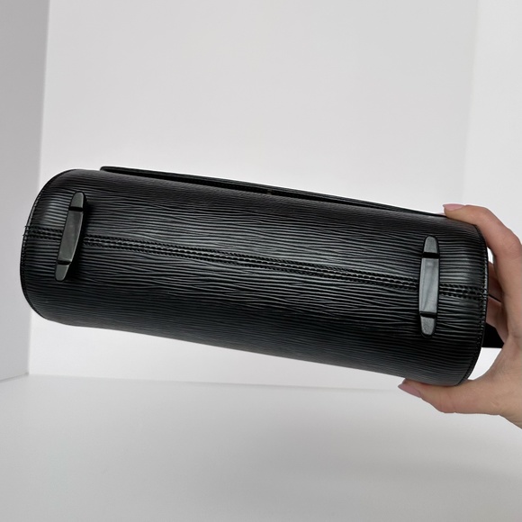 Louis Vuitton Black Epi Nocturne PM Vintage Shoulder Bag - Picture 6 of 13